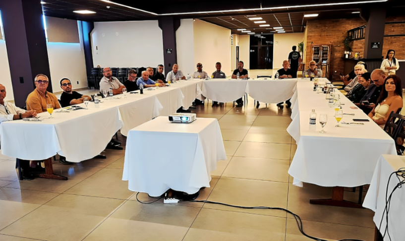 8cd39f_51d4f991bbbb4bc2a34b9971029190a3mv2_7753b457